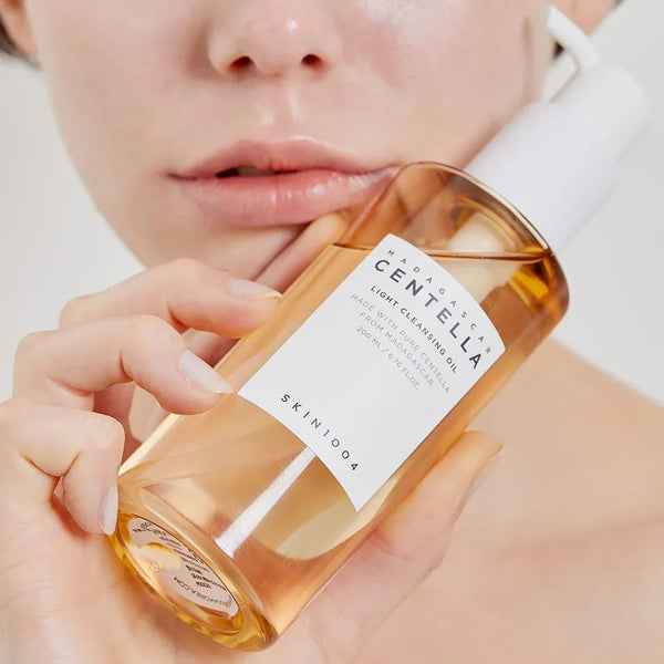 Centella Light Cleansing Oil (200ml)